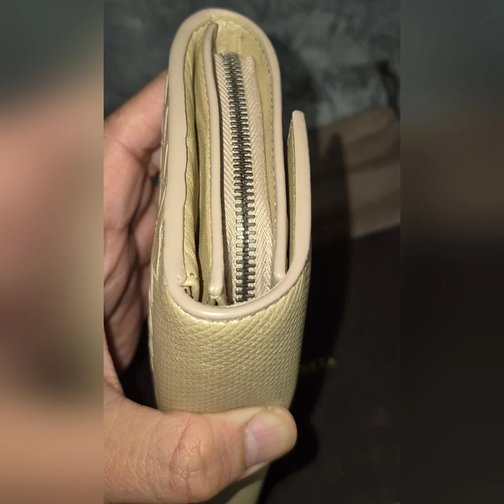 Bottega Veneta Cream shiny golden color long wallet - Picture 6 of 15